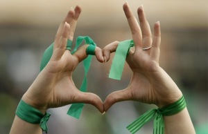 Green finger-heart