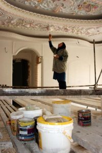 Women restore Qajar ceilings